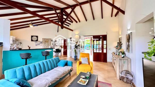 Superbe villa T4 de plain-pied aux normes PMR + piscine