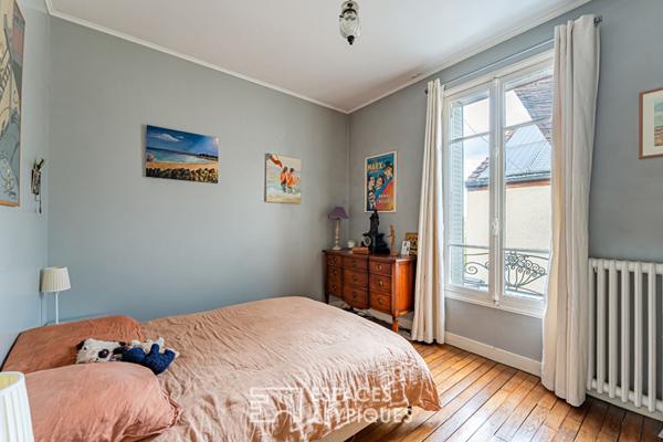 Meulière et son extension avec jardin bucolique