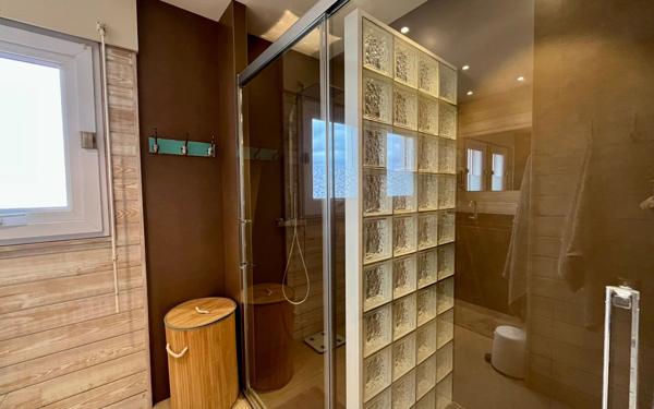 Maison à vendre    6 pièces •  Chauray