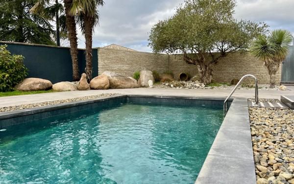 Maison à vendre    6 pièces •  Chauray