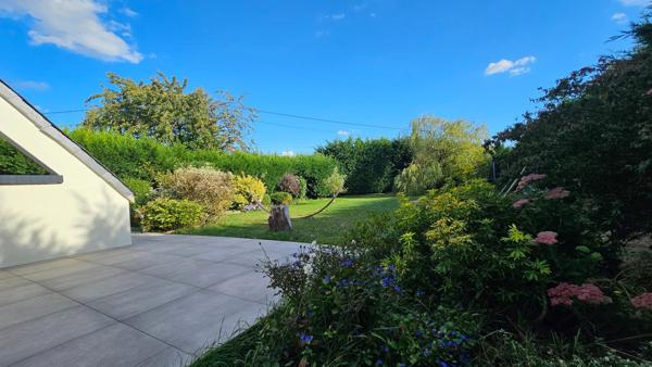 Grande maison contemporaine, 6 chambres, sous-sol total