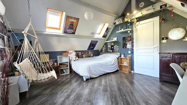 Grande maison contemporaine, 6 chambres, sous-sol total