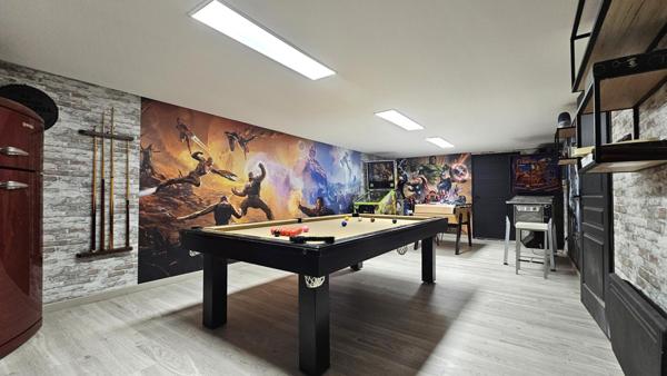 Grande maison contemporaine, 6 chambres, sous-sol total