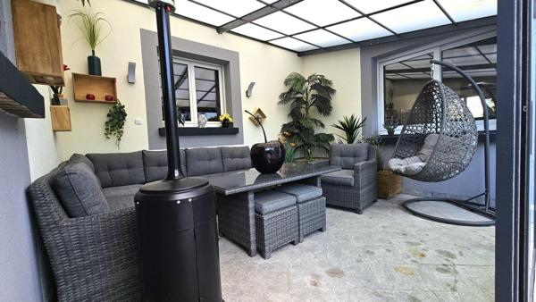 Grande maison contemporaine, 6 chambres, sous-sol total