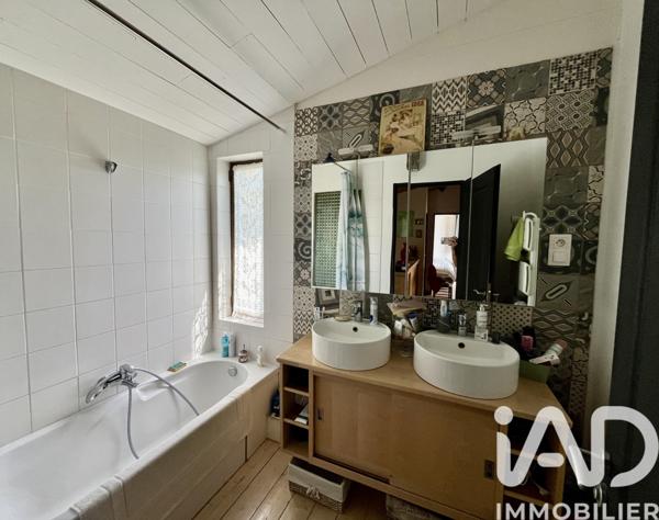 Maison à vendre 5 pièces 100 m² Saint-Hippolyte-de-Montaigu