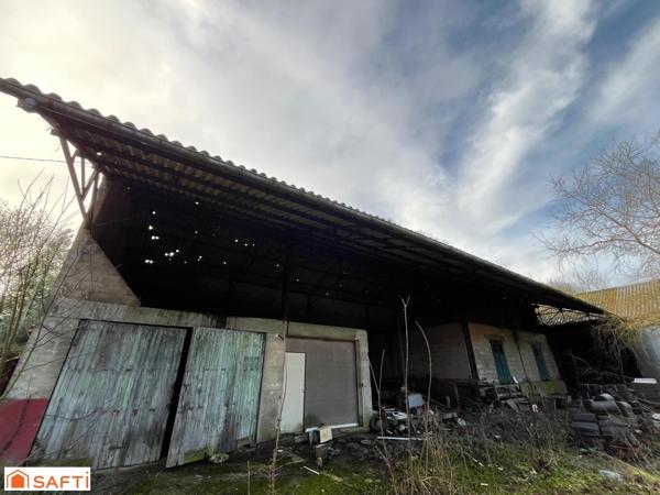 RARE sur le marché, Grand hangar de plus de 400 m2