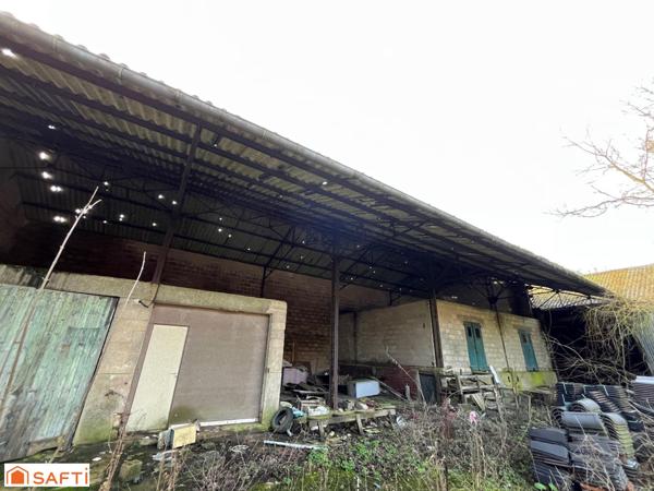 RARE sur le marché, Grand hangar de plus de 400 m2