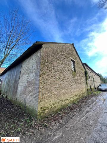 RARE sur le marché, Grand hangar de plus de 400 m2