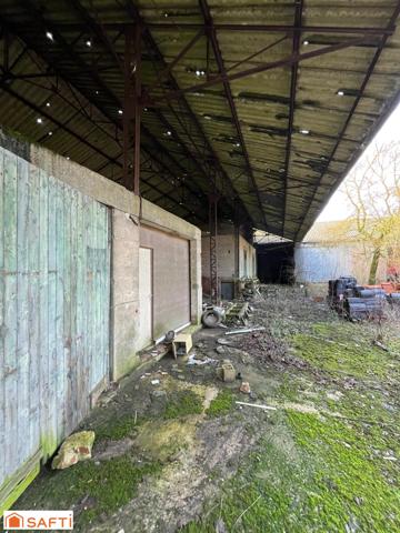 RARE sur le marché, Grand hangar de plus de 400 m2