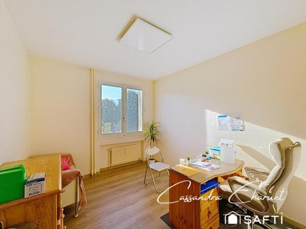 ST PRIEST VILLAGE T3 TRAVERSANT CAVE + PARKING