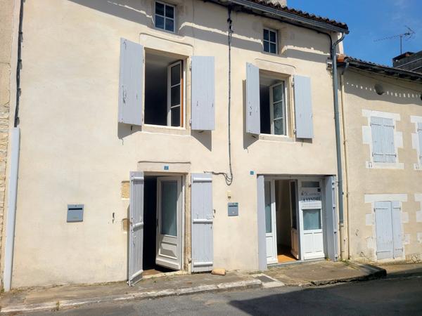 Maison à vendre à Champagne-Mouton (16350) - Charente