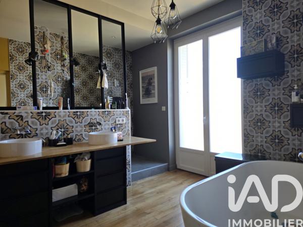 Maison à vendre 7 pièces 179 m² Poitiers