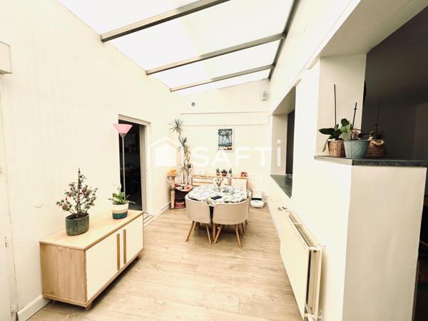 Maison 3 chambres, garage  , cour