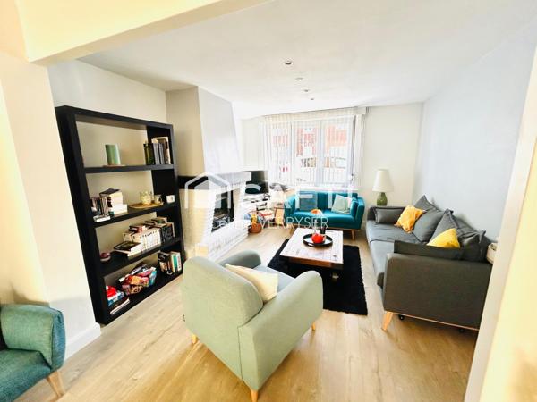 Maison 3 chambres, garage  , cour