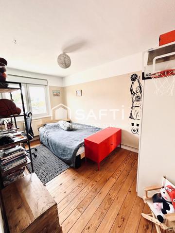 Maison 3 chambres, garage  , cour