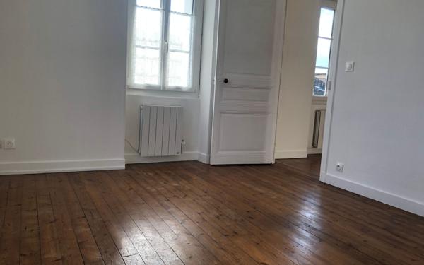 Appartement à louer    2 pièces •  Rochefort