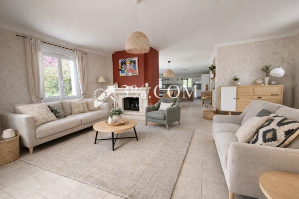 Maison
                                                                                                                                                                                                                                                                                                                        6 pièce(s)                                                                                                                                                                                                          4 chambre(s)                                                                                                                                                                                                          215  m²