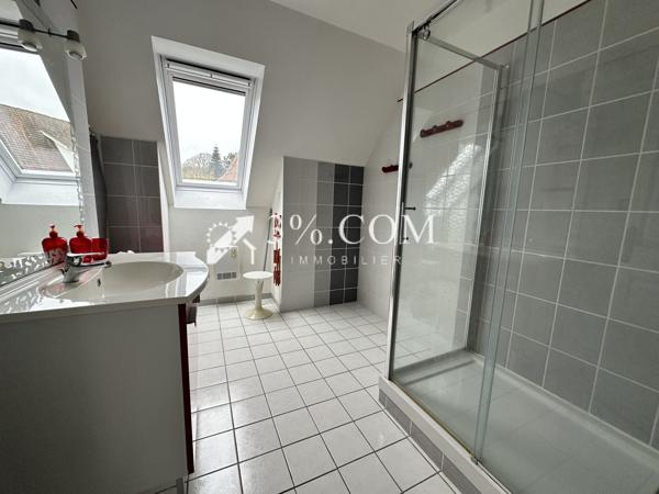 Maison
                                                                                                                                                                                                                                                                                                                        6 pièce(s)                                                                                                                                                                                                          4 chambre(s)                                                                                                                                                                                                          215  m²