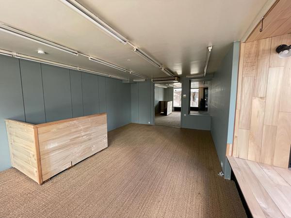 Local Commercial 23 m² avec réserves - Centre ville Saint Jean de Luz