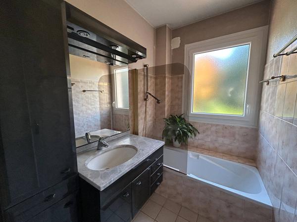Appartement 3 pièces 69 m² LYON