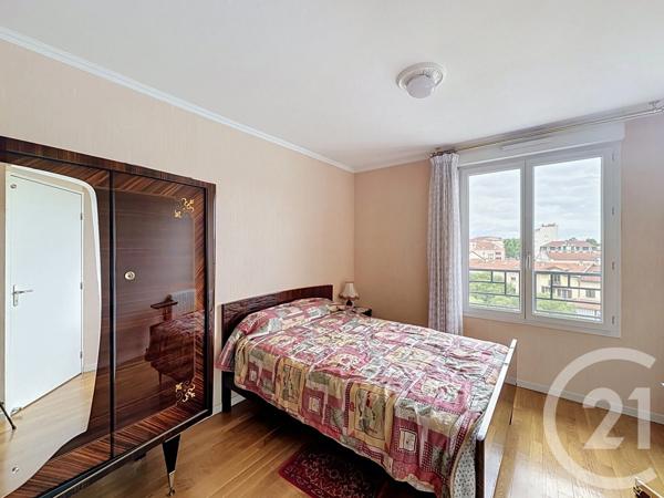 Appartement F4 à vendre  4 pièces - 88 m 2   VENISSIEUX  - 69