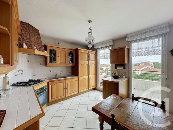 Appartement F4 à vendre  4 pièces - 88 m 2   VENISSIEUX  - 69