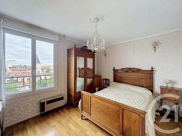 Appartement F4 à vendre  4 pièces - 88 m 2   VENISSIEUX  - 69