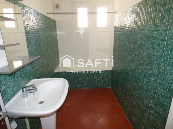 Deux maisons sur deux parcelles.