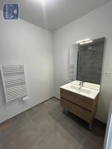 Appartement à louer 3 pièces 65m² Vénissieux (69200)