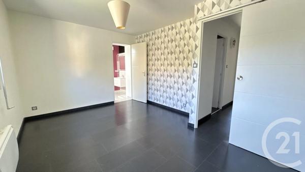 Maison à vendre  4 pièces - 106,18 m 2   LA ROCHE DES ARNAUDS  - 05