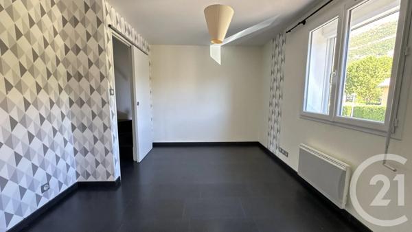 Maison à vendre  4 pièces - 106,18 m 2   LA ROCHE DES ARNAUDS  - 05