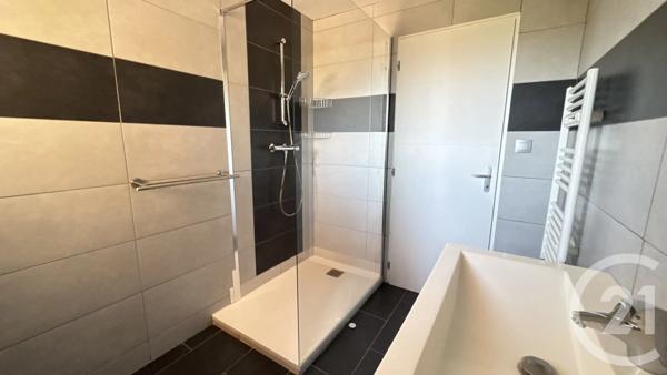 Maison à vendre  4 pièces - 106,18 m 2   LA ROCHE DES ARNAUDS  - 05