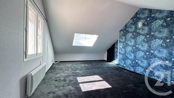 Maison à vendre  4 pièces - 106,18 m 2   LA ROCHE DES ARNAUDS  - 05