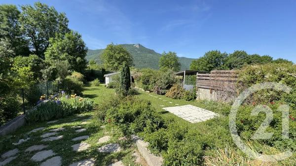 Maison à vendre  4 pièces - 106,18 m 2   LA ROCHE DES ARNAUDS  - 05