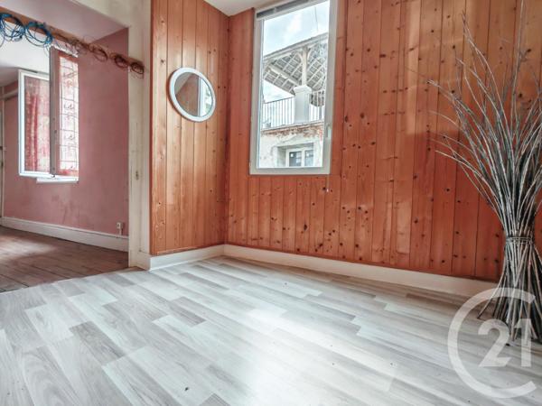 à vendre  111,65 m2 ST GENIX SUR GUIERS - 73