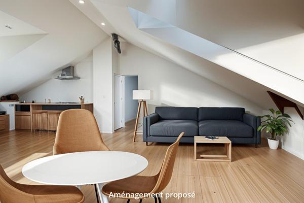 Charme de l'ancien, face à la collégiale, Centre Ville (RER A)