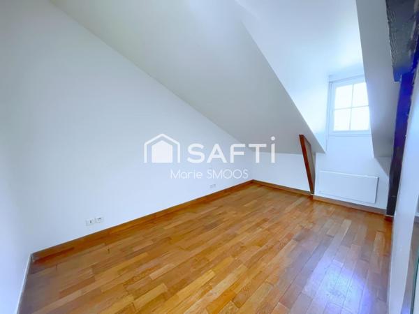 Charme de l'ancien, face à la collégiale, Centre Ville (RER A)