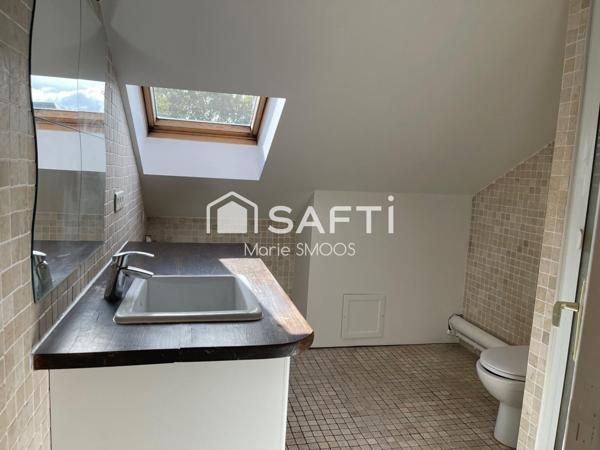 Charme de l'ancien, face à la collégiale, Centre Ville (RER A)