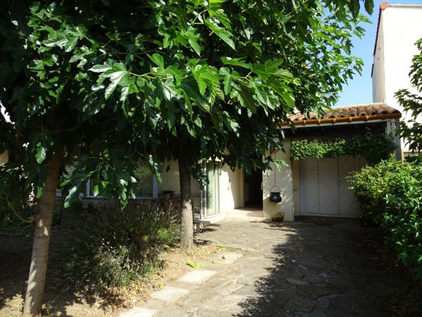 CARCASSONNE MAISON DE VILLE 3 CHAMBRES GARAGE ET JARDIN