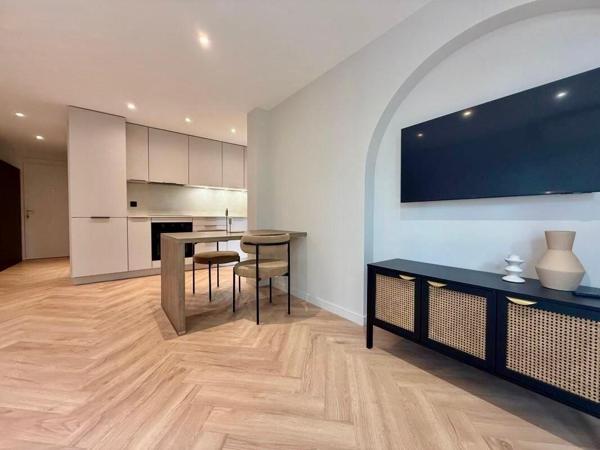 Saint-Raphaël-quartier plaines-T3 à 15mn des plages/gare tgv à pied- Appartement avec jardin deux pièces et parking