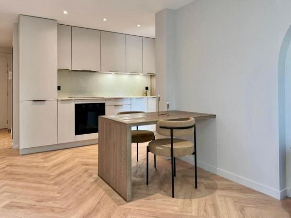 Saint-Raphaël-quartier plaines-T3 à 15mn des plages/gare tgv à pied- Appartement avec jardin deux pièces et parking