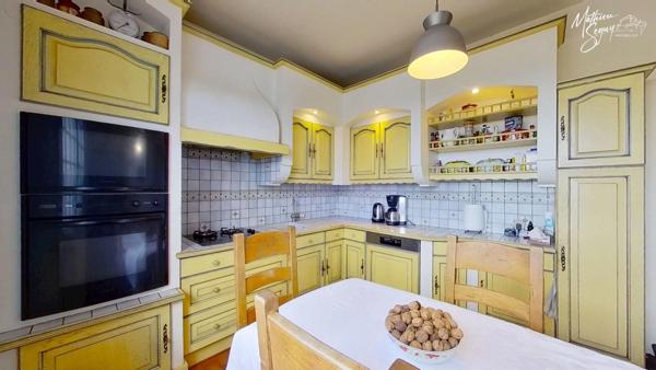 PROPRIETE à MARENNES (69) à proximité de LYON, avec une position et vue dominante sur la Plaine et sous sol XXL