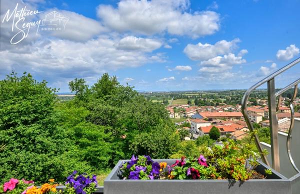 PROPRIETE à MARENNES (69) à proximité de LYON, avec une position et vue dominante sur la Plaine et sous sol XXL