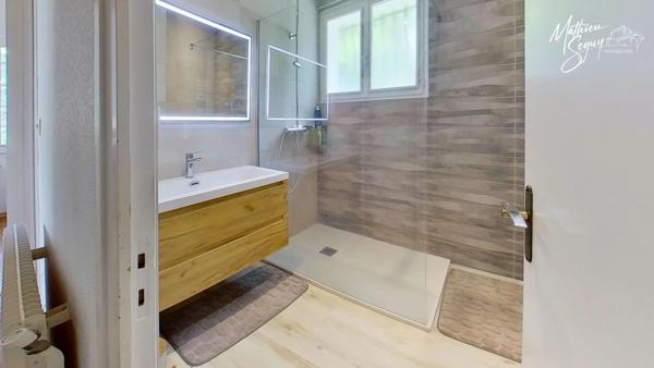 PROPRIETE à MARENNES (69) à proximité de LYON, avec une position et vue dominante sur la Plaine et sous sol XXL