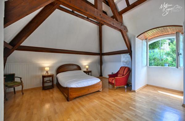 PROPRIETE à MARENNES (69) à proximité de LYON, avec une position et vue dominante sur la Plaine et sous sol XXL