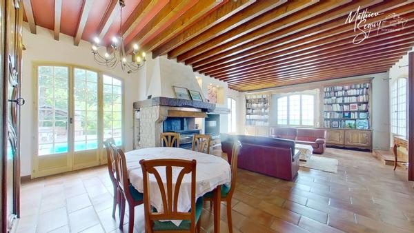 PROPRIETE à MARENNES (69) à proximité de LYON, avec une position et vue dominante sur la Plaine et sous sol XXL