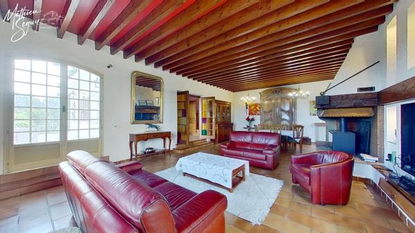 PROPRIETE à MARENNES (69) à proximité de LYON, avec une position et vue dominante sur la Plaine et sous sol XXL