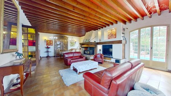 PROPRIETE à MARENNES (69) à proximité de LYON, avec une position et vue dominante sur la Plaine et sous sol XXL