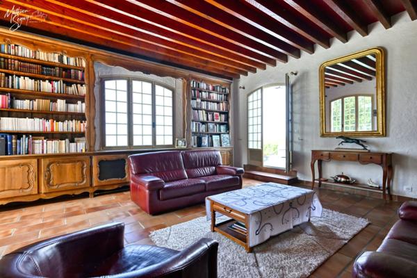 PROPRIETE à MARENNES (69) à proximité de LYON, avec une position et vue dominante sur la Plaine et sous sol XXL