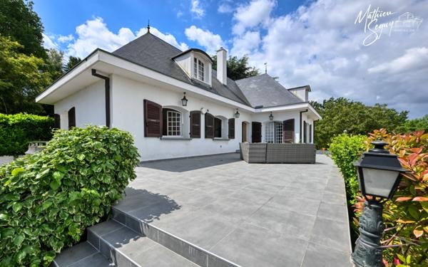 PROPRIETE à MARENNES (69) à proximité de LYON, avec une position et vue dominante sur la Plaine et sous sol XXL